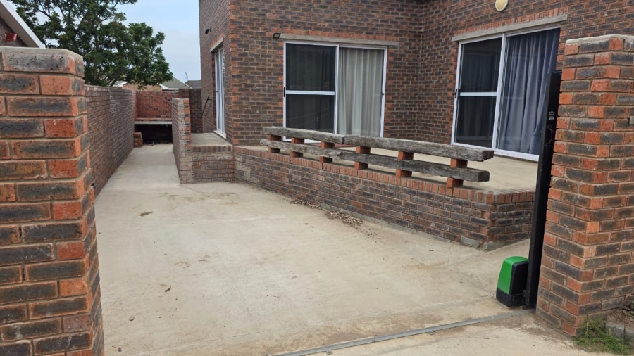 1 Bedroom Property for Sale in Seavale Eastern Cape